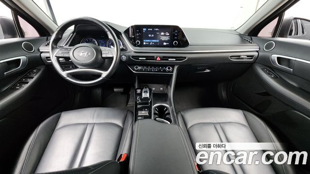 Hyundai Sonata — interior