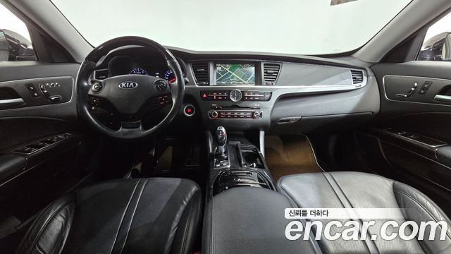 Kia K9 — interior