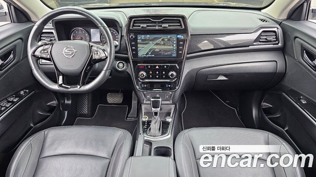 KG Mobility Tivoli — interior
