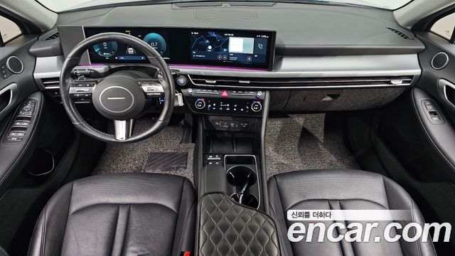 Hyundai Sonata — interior