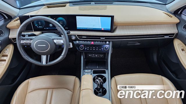 Hyundai Sonata — interior
