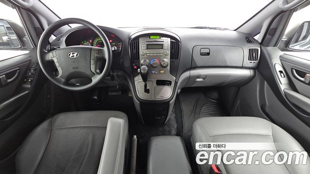 Hyundai Starex — interior