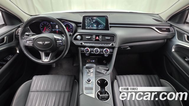 Genesis G70 — interior