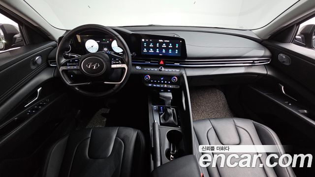 Hyundai Avante — interior