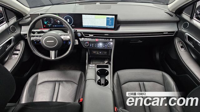 Hyundai Sonata — interior