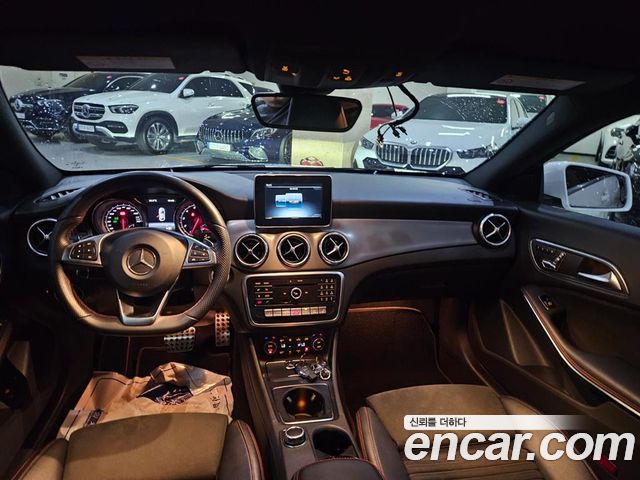 Mercedes-Benz CLA-Class — interior