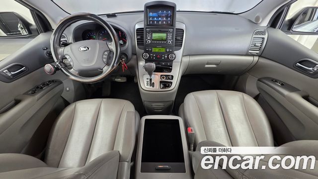 Kia Carnival — interior
