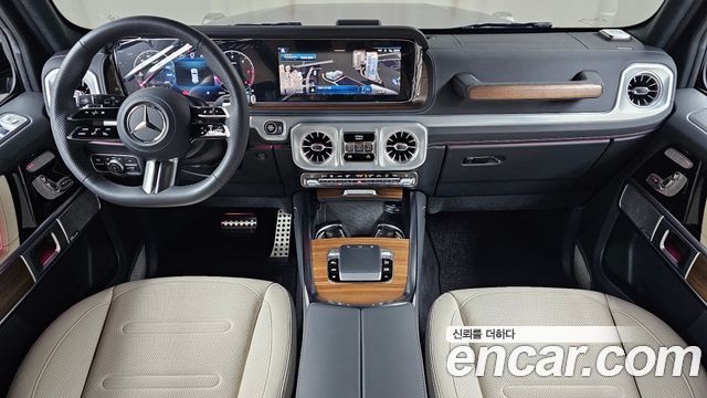 Mercedes-Benz G-Class — interior