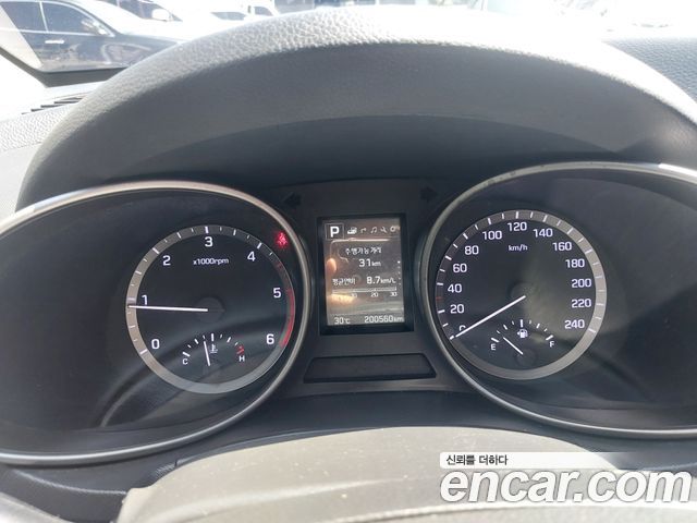 Hyundai Santa Fe — interior