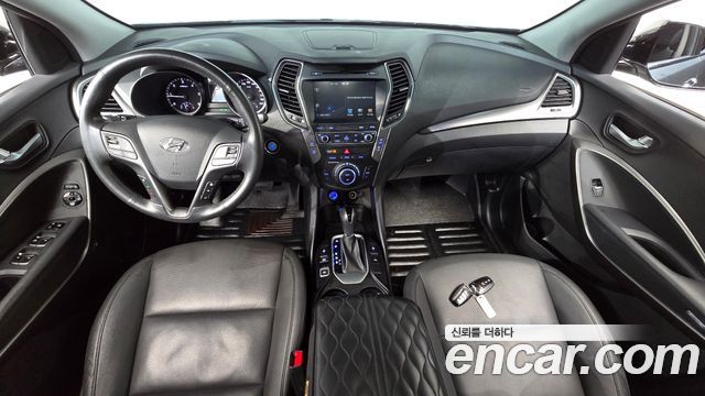 Hyundai Santa Fe — interior
