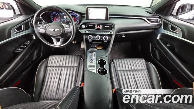 Genesis G70 — interior