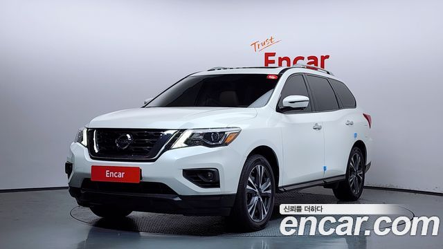 Nissan Pathfinder — exterior