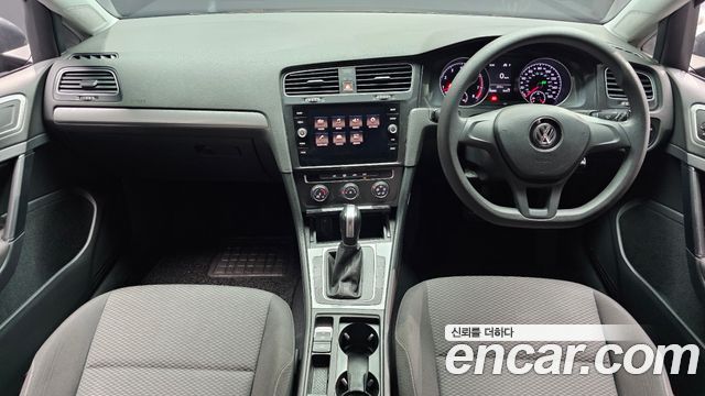 Volkswagen Golf — interior
