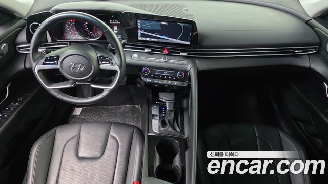 Hyundai Avante — interior