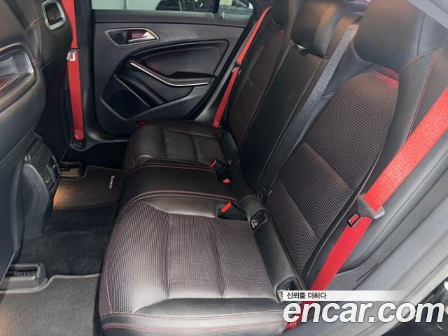 Mercedes-Benz CLA-Class — interior