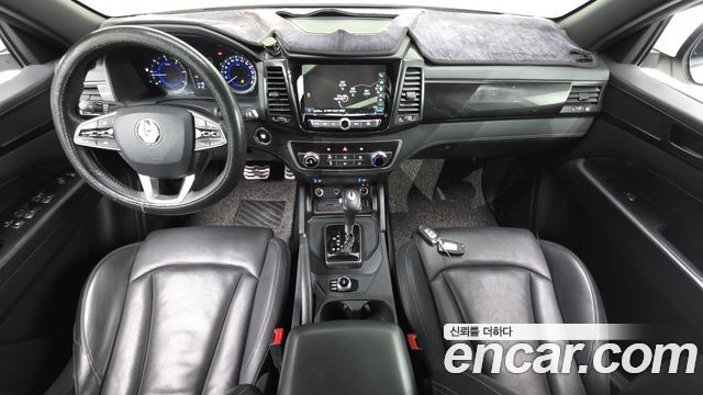 KG Mobility Rexton — interior