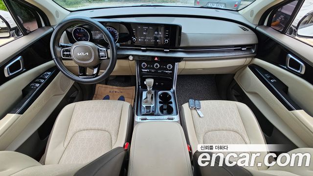 Kia Carnival — interior