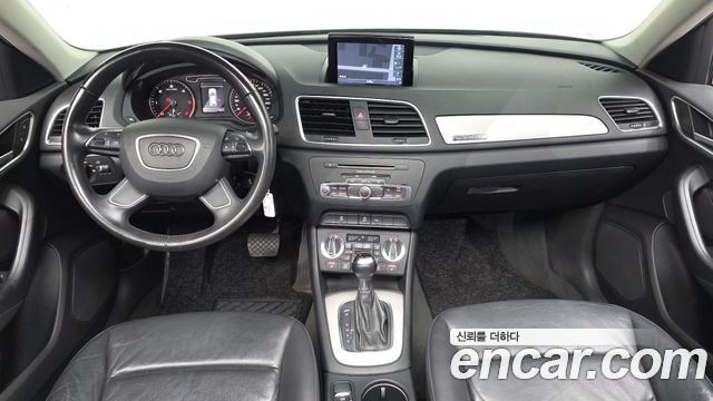 Audi Q3 — interior