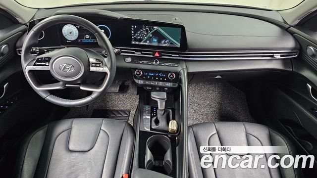 Hyundai Avante — interior
