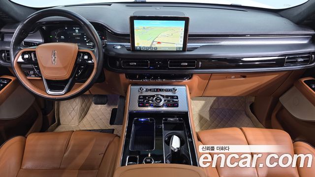 Lincoln Aviator — interior