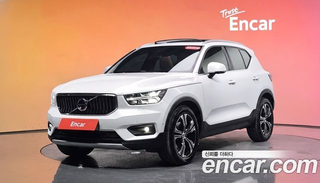 Volvo XC40 — exterior