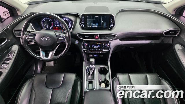 Hyundai Santa Fe — interior