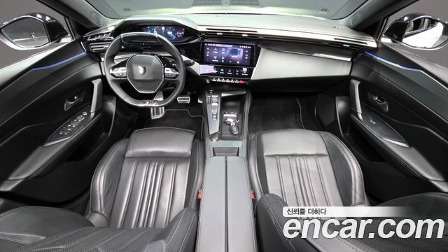 Peugeot 408 — interior