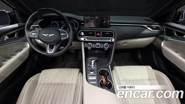 Genesis G70 — interior
