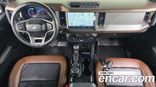 Ford Bronco — interior
