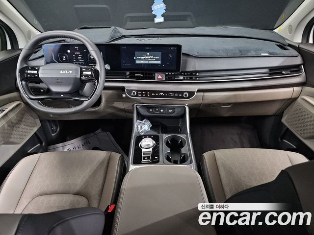 Kia Carnival — interior