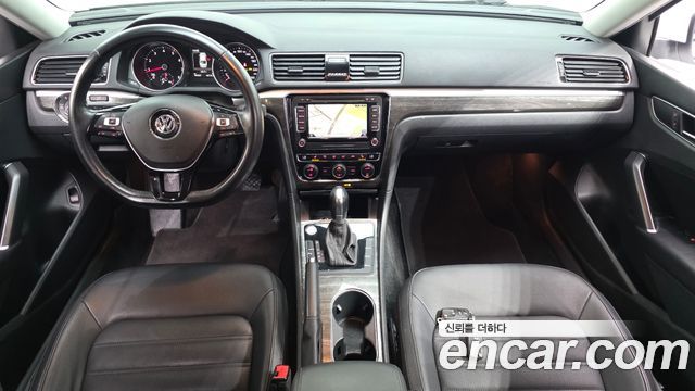Volkswagen Passat — interior