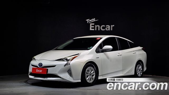 Toyota Prius — exterior