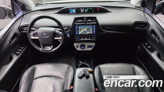 Toyota Prius — interior