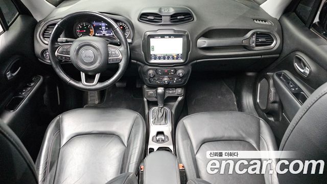 Jeep Renegade — interior