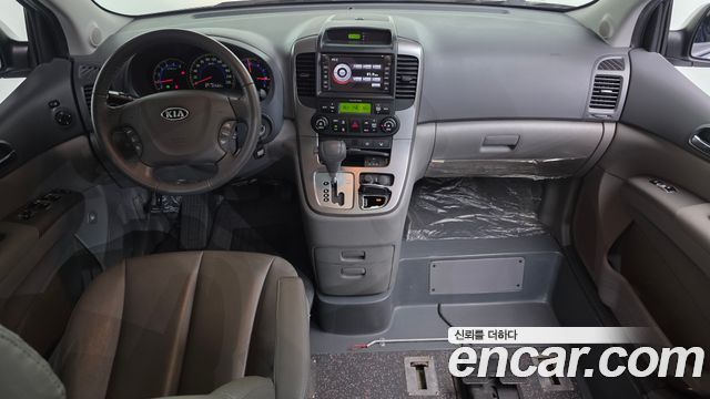 Kia Carnival — interior
