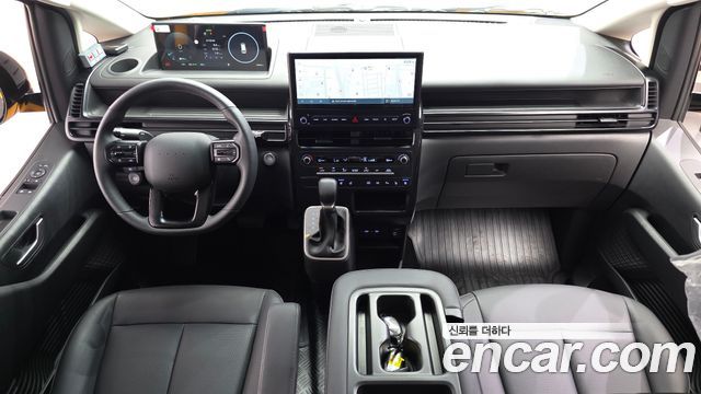 Hyundai Staria — interior