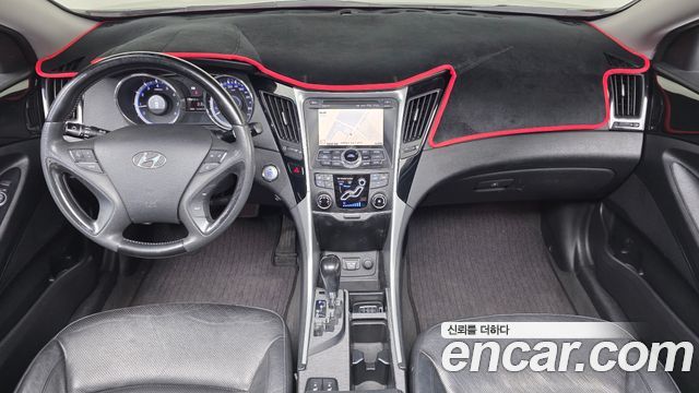Hyundai Sonata — interior