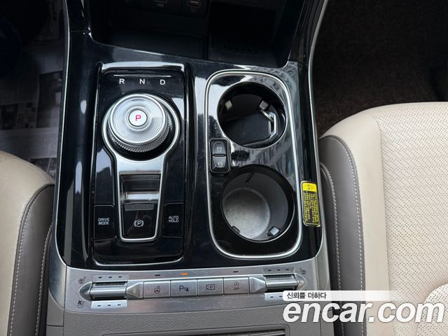Kia Carnival — interior