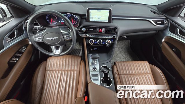 Genesis G70 — interior