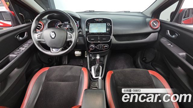 Renault Korea Clio — interior