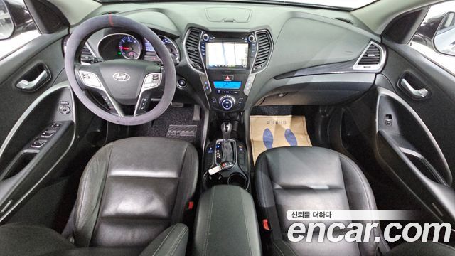 Hyundai Santa Fe — interior