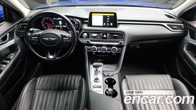 Genesis G70 — interior