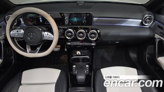 Mercedes-Benz CLA-Class — interior