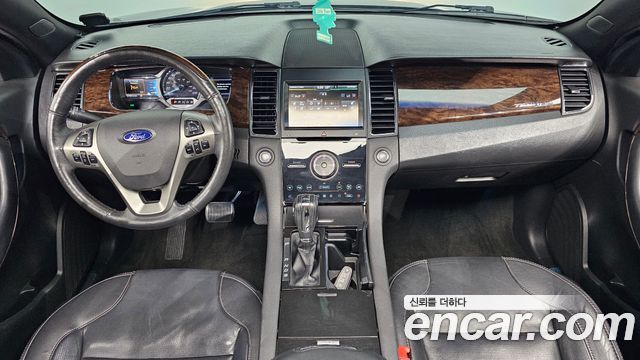 Ford Taurus — interior