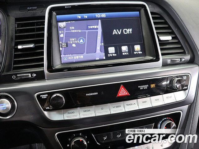 Hyundai Sonata — interior
