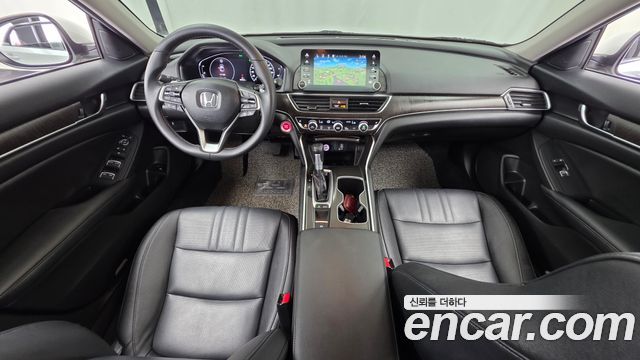Honda Accord — interior