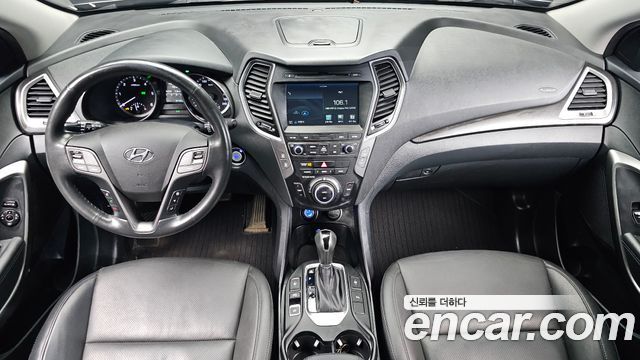 Hyundai Santa Fe — interior