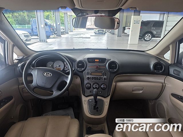 Kia Carens — interior