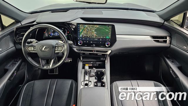 Lexus RX — interior