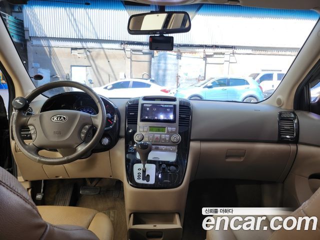 Kia Carnival — interior